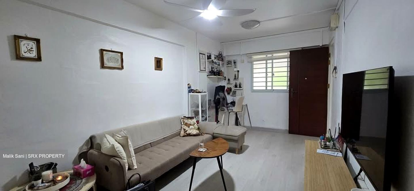 Blk 244 Jurong East Street 24 (Jurong East), HDB 3 Rooms #583427661